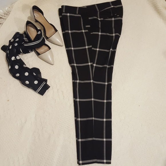 New York & Company Pants - NY & Co crop pants